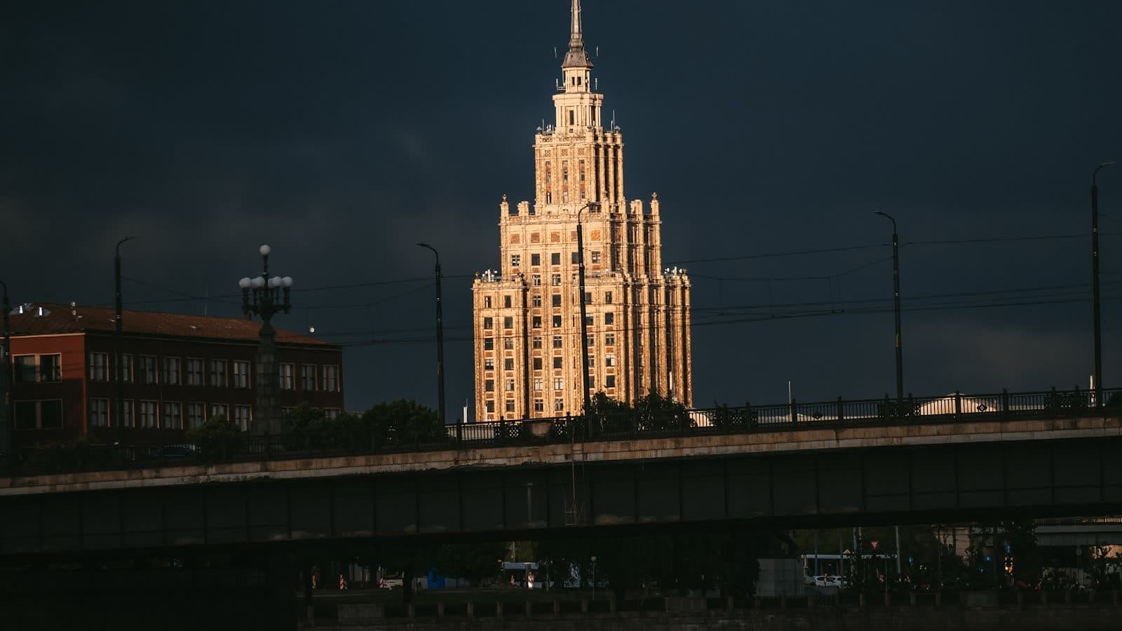 Gratte-ciel de l'Académie des sciences de Riga, en Lettonie