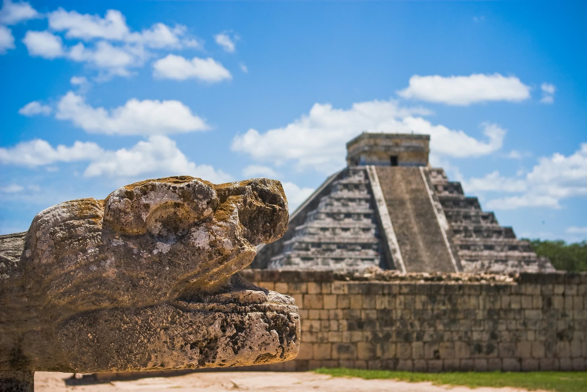 La pyramide de Chichén Itzá dans le Yucatán, au Mexique. Vivre au Mexique : notre fiche expatriation.