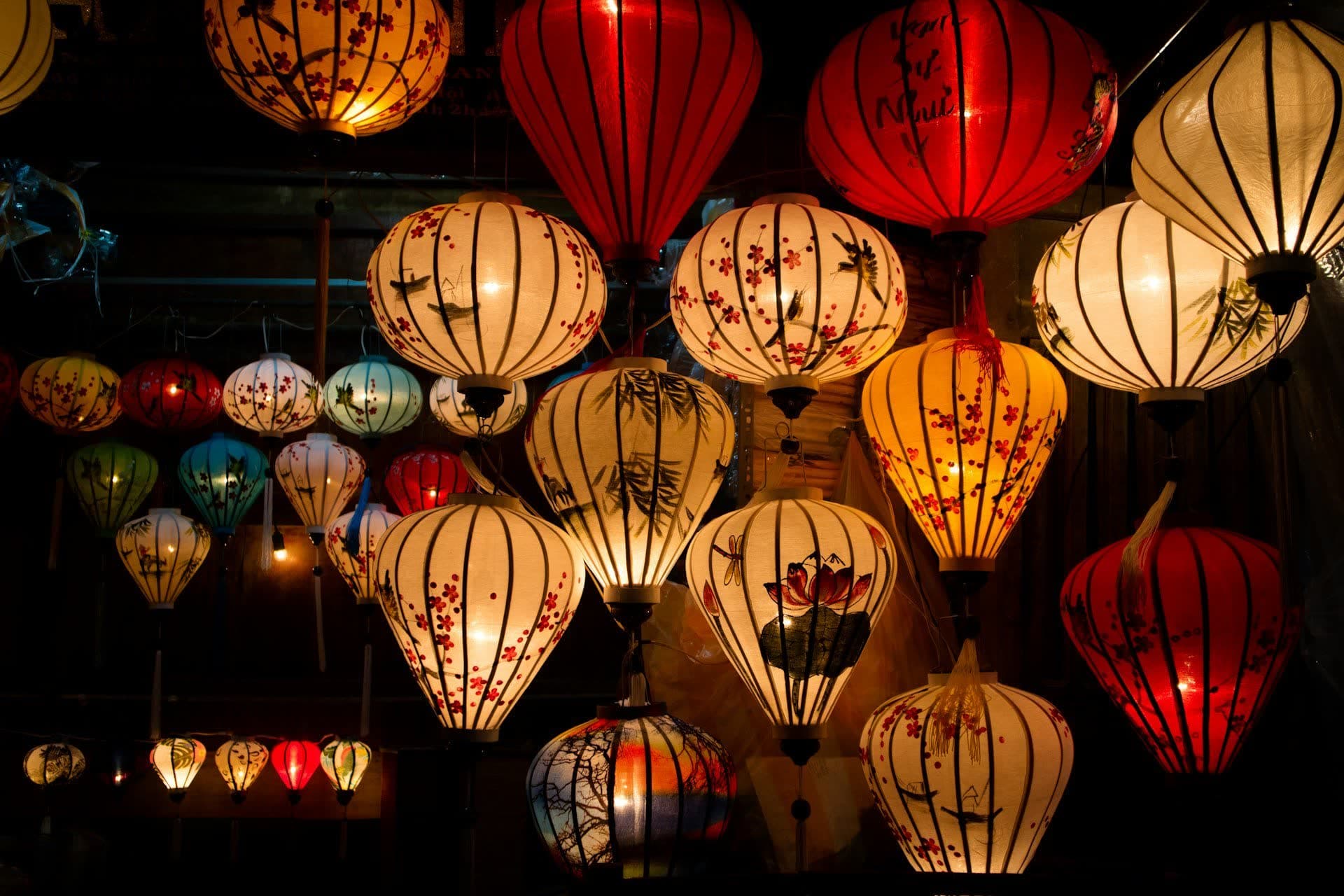 Lanternes de soie colorées de Hoi An, au Vietnam